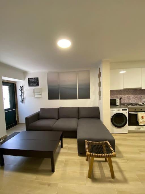 Artistic Digital Getaway - Patio & Great Location! Appartement Lisboa